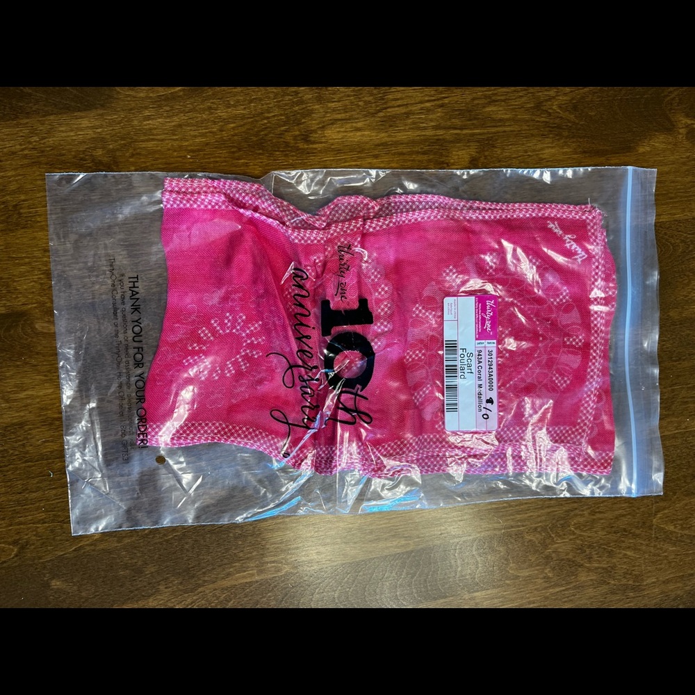 NWT Thirty One Scarf in Coral Medallion